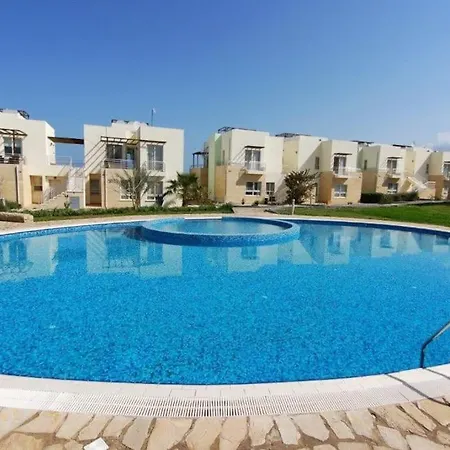Sea View 3 Bedroom In A Village 아파트 Agios Georgios (Girne)