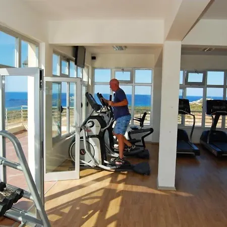아파트 Sea View 3 Bedroom In A Village Agios Georgios (Girne)