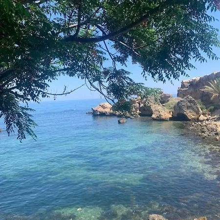아파트 Sea View 3 Bedroom In A Village Agios Georgios (Girne)