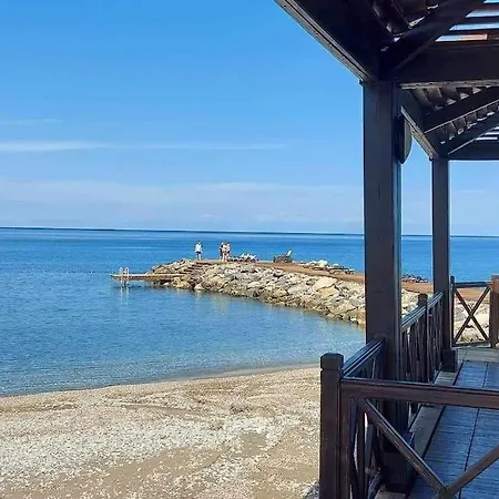 Sea View 3 Bedroom In A Village 아파트 Agios Georgios (Girne)
