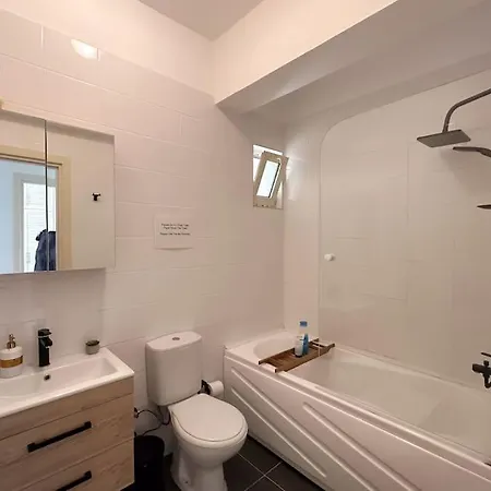 아파트 Sea View 3 Bedroom In A Village Agios Georgios (Girne)
