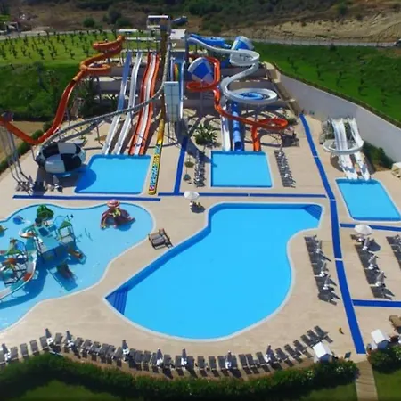 Sea View 3 Bedroom In A Village Апартаменты