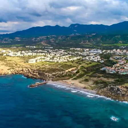 Апартаменты Sea View 3 Bedroom In A Village *