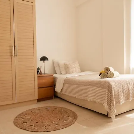 아파트 Sea View 3 Bedroom In A Village Agios Georgios (Girne)