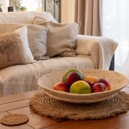 아파트 Sea View 3 Bedroom In A Village Agios Georgios (Girne)
